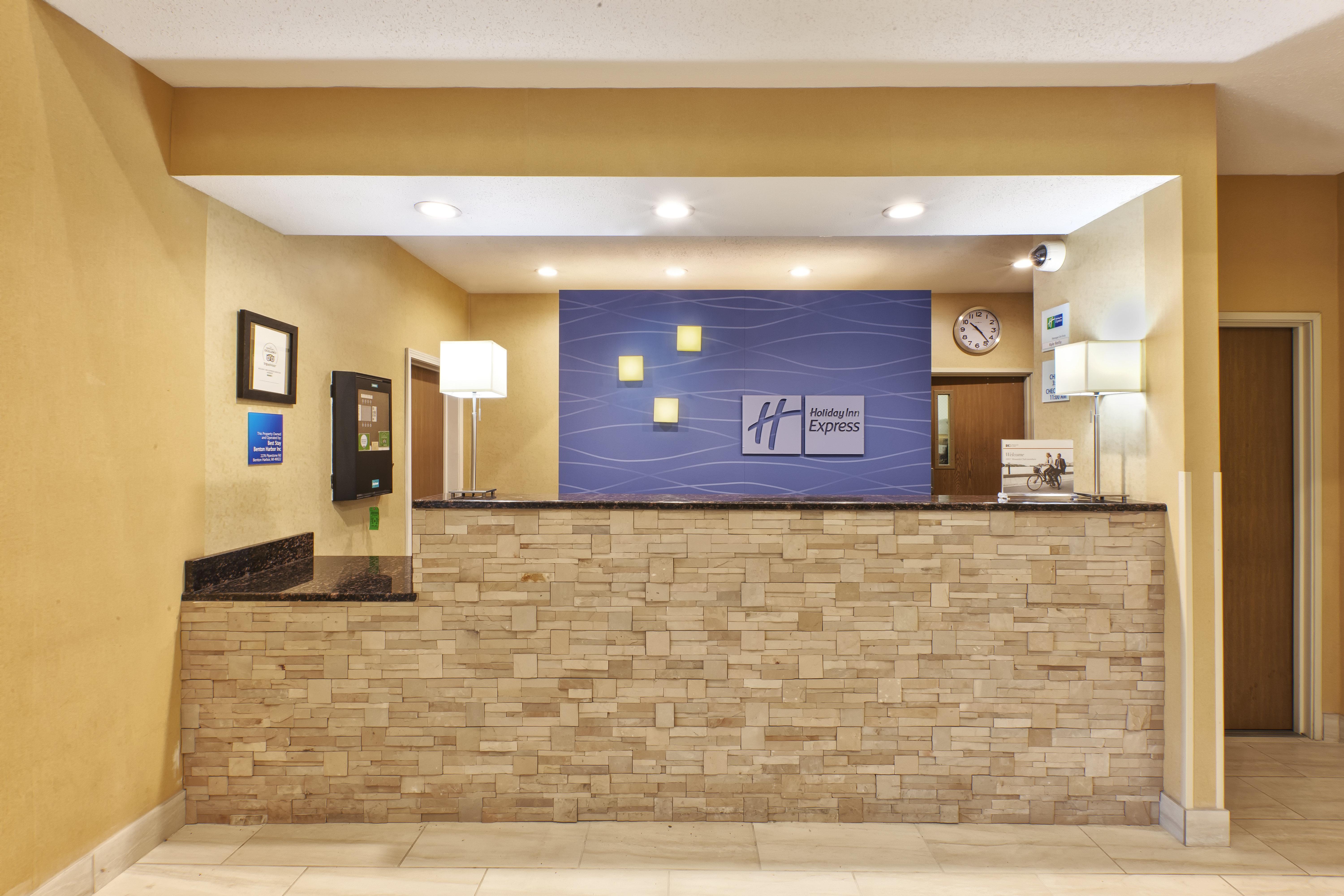 Country Inn & Suites By Radisson Benton Harbor-St Joseph Mi Εξωτερικό φωτογραφία